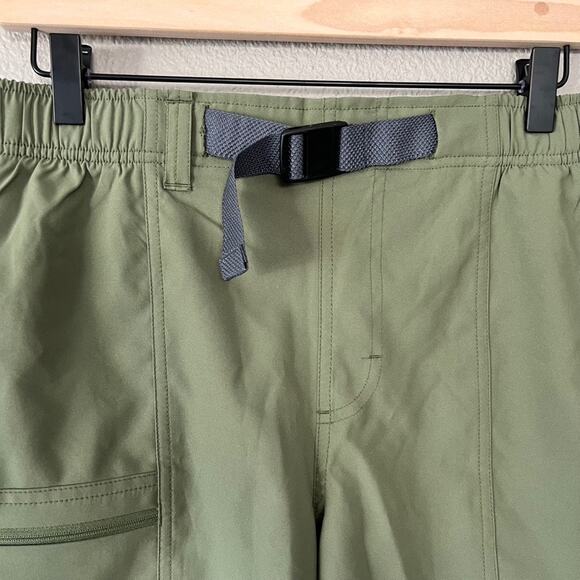 Columbia Sportswear Green Buckle Belt Men Pull-On Outdoor Shorts Small 8" Length - Picture 3 of 7